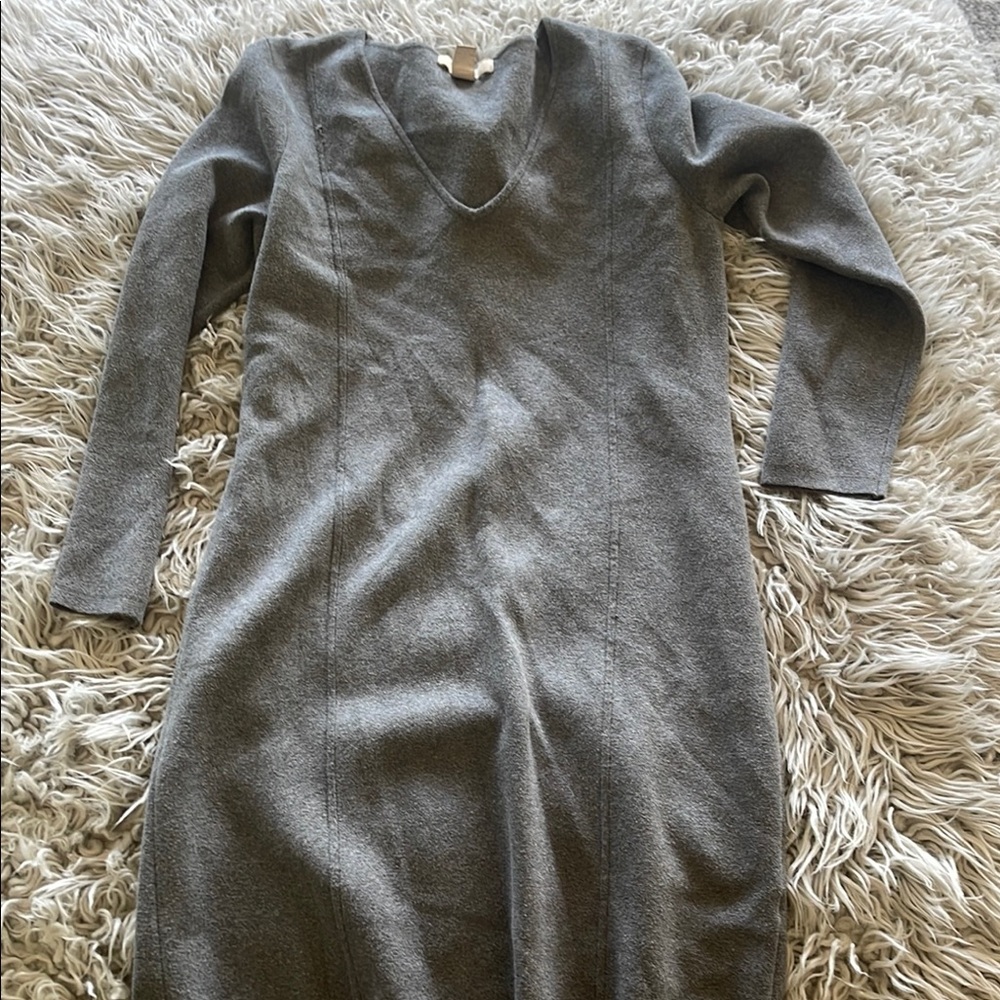 Banana Republic Gray V-Neck Long Sleeve Sweater Dress